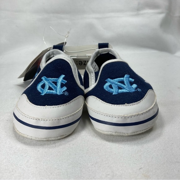 UNC Tarheels Slip-On Infant Shoes Size 3 Campus Footnotes - Picture 3 of 11